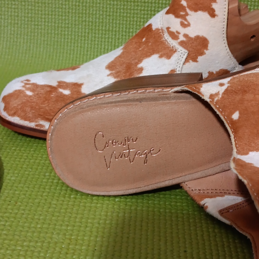 Crown Vintage White and Tan Cowhide Leather Mules - Picture 3 of 6